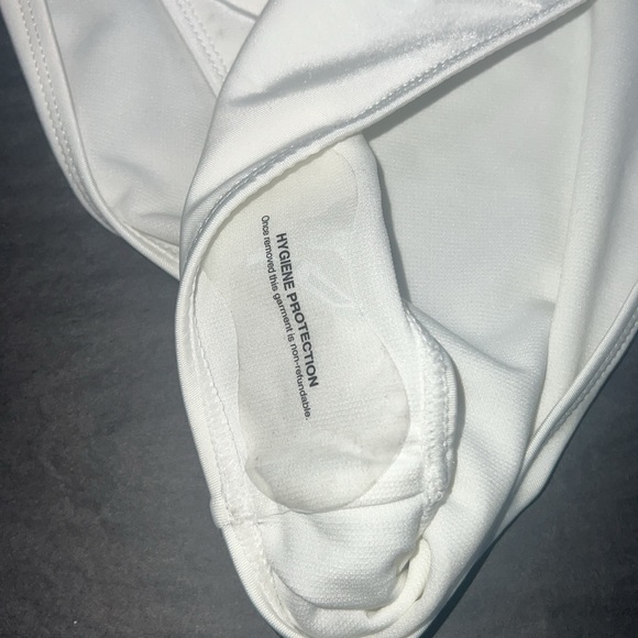 NEW - White plus size bikini bottoms - Picture 3 of 3